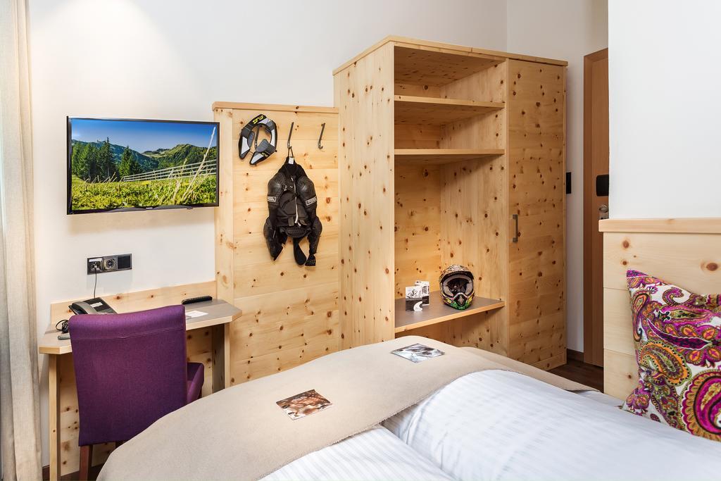 Hotel Talblick Saalbach-Hinterglemm Oda fotoğraf