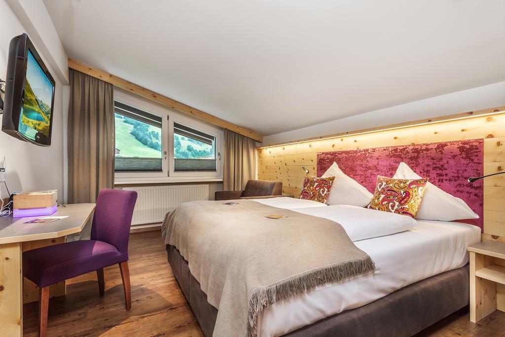 Hotel Talblick Saalbach-Hinterglemm Oda fotoğraf